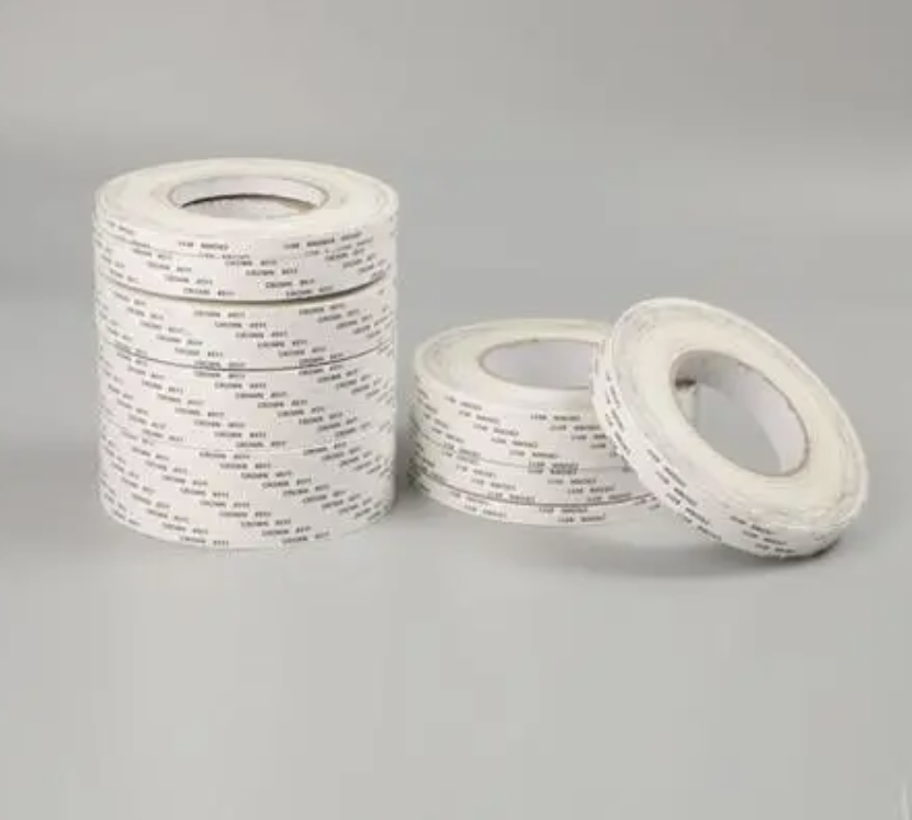 Quam ut removere duplex postesque tape in muro