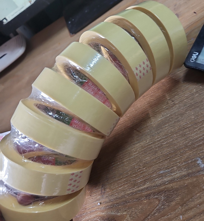 Pelagus usus masking tape sunt: