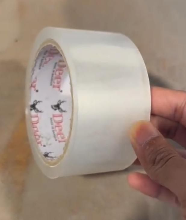 Pet transparent tape habet sequenti commoda: