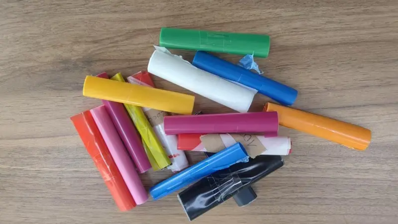 Quomodo maculas tape tollere?